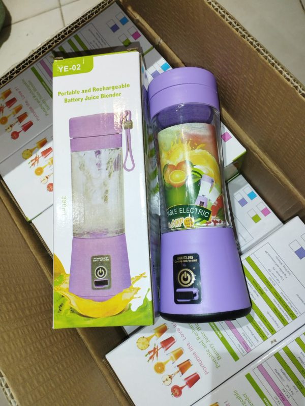 Portable Mini Juicer Blender – USB-Rechargeable & Travel-Friendly